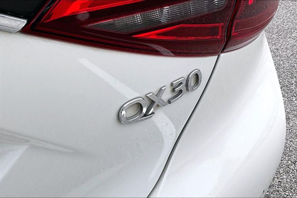 2018 INFINITI QX30 Premium