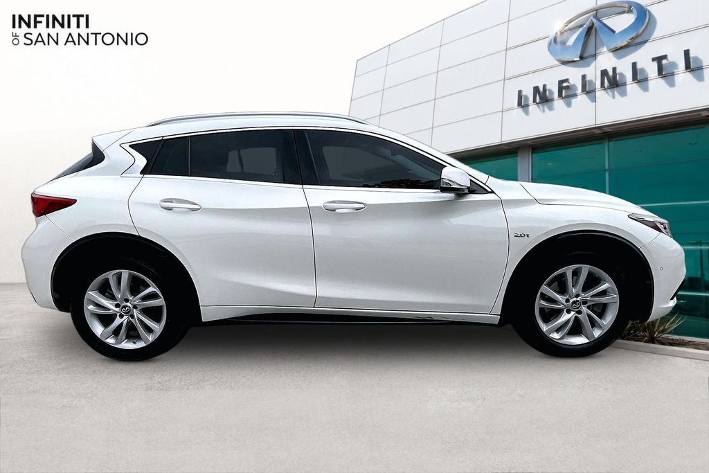 2018 INFINITI QX30 Premium