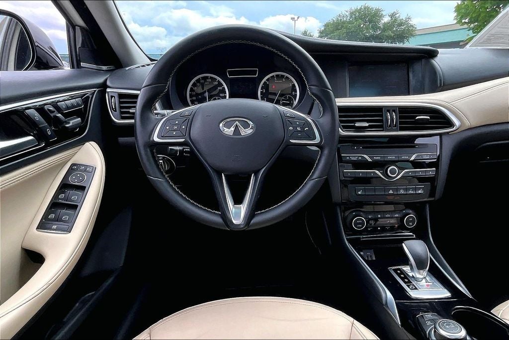 2018 INFINITI QX30 Premium