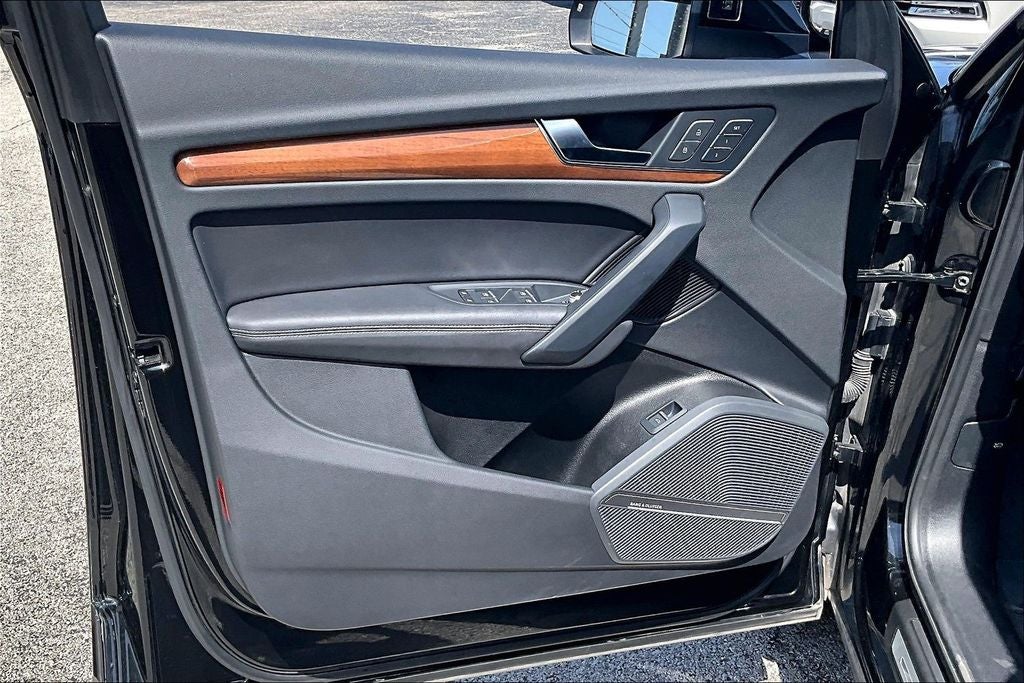 2023 Audi Q5 45 S line Prestige quattro