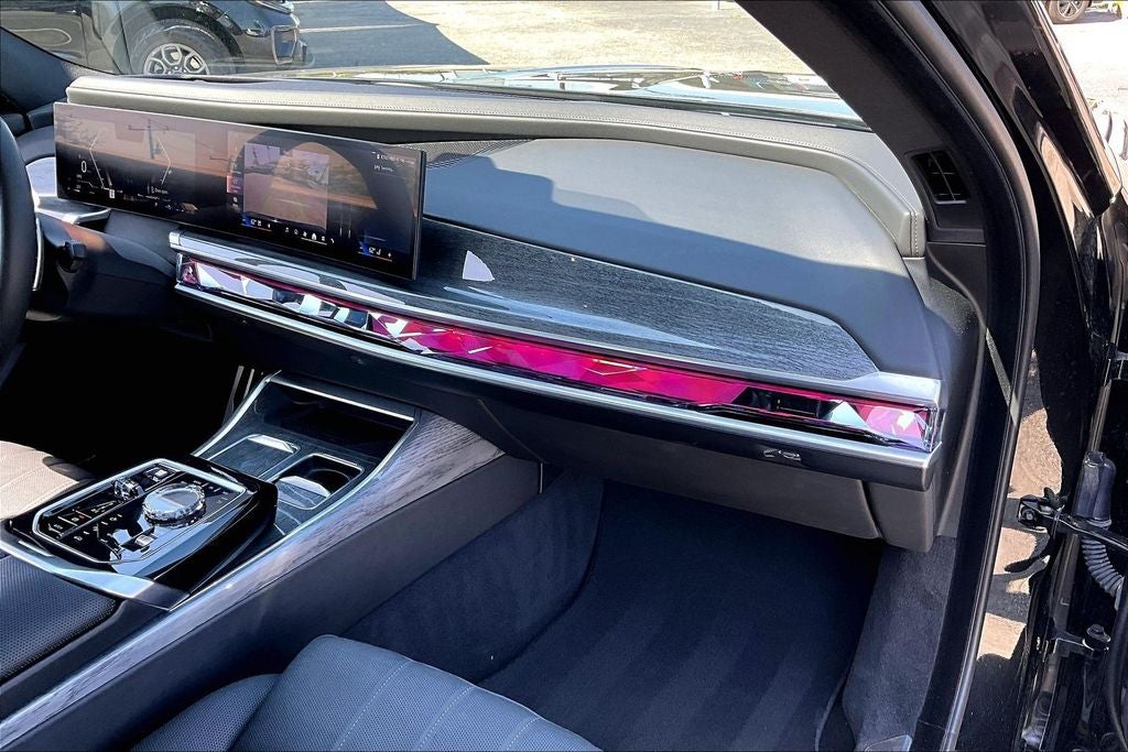 2024 BMW 7 Series 740i