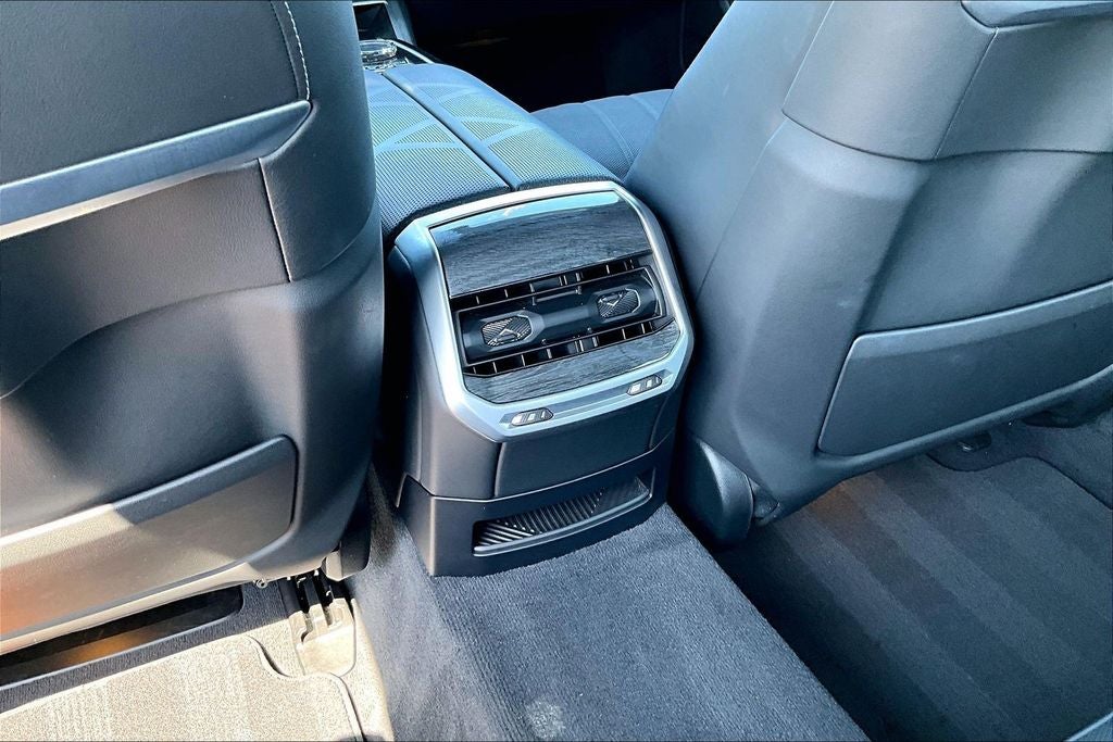 2024 BMW 7 Series 740i