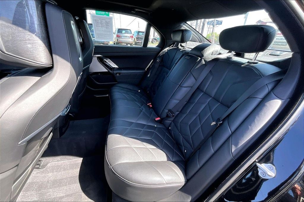 2024 BMW 7 Series 740i