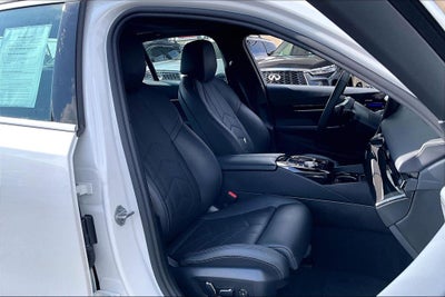 2025 BMW 5 Series 530i