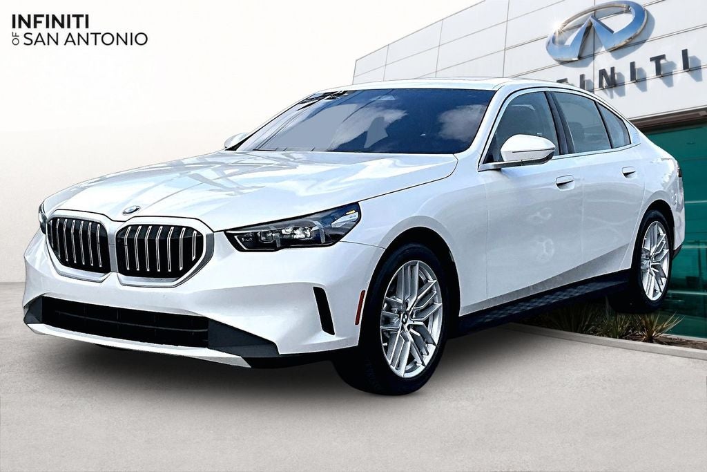 2025 BMW 5 Series 530i
