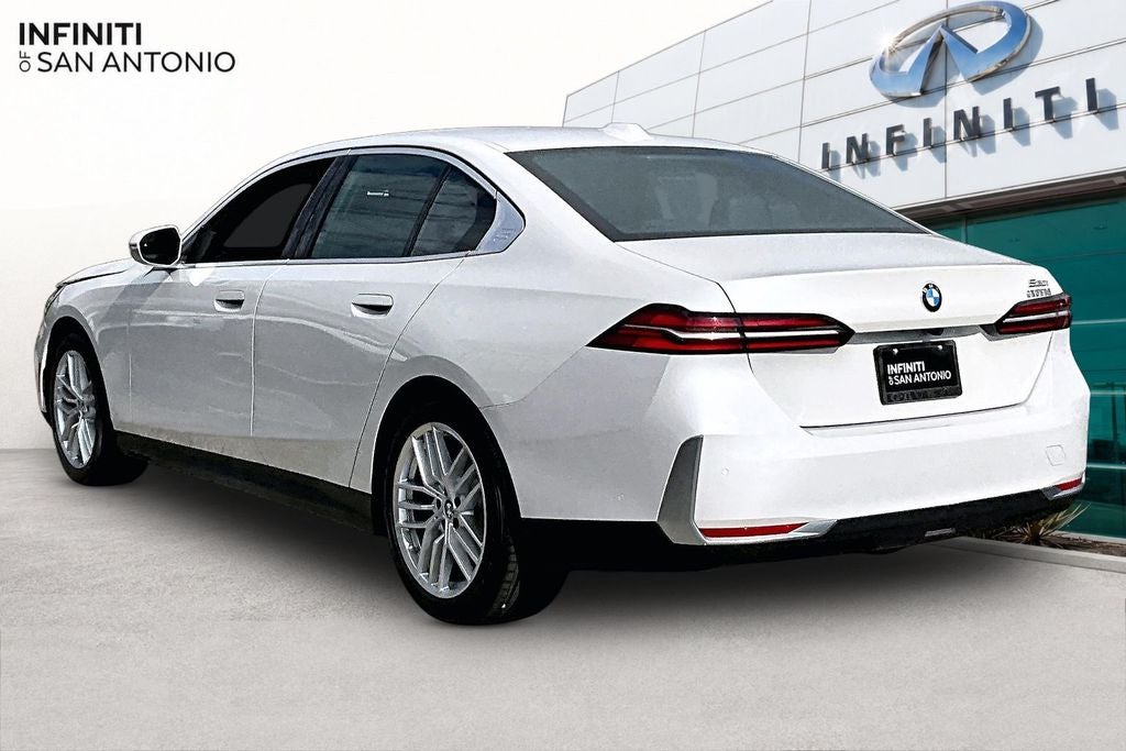 2025 BMW 5 Series 530i