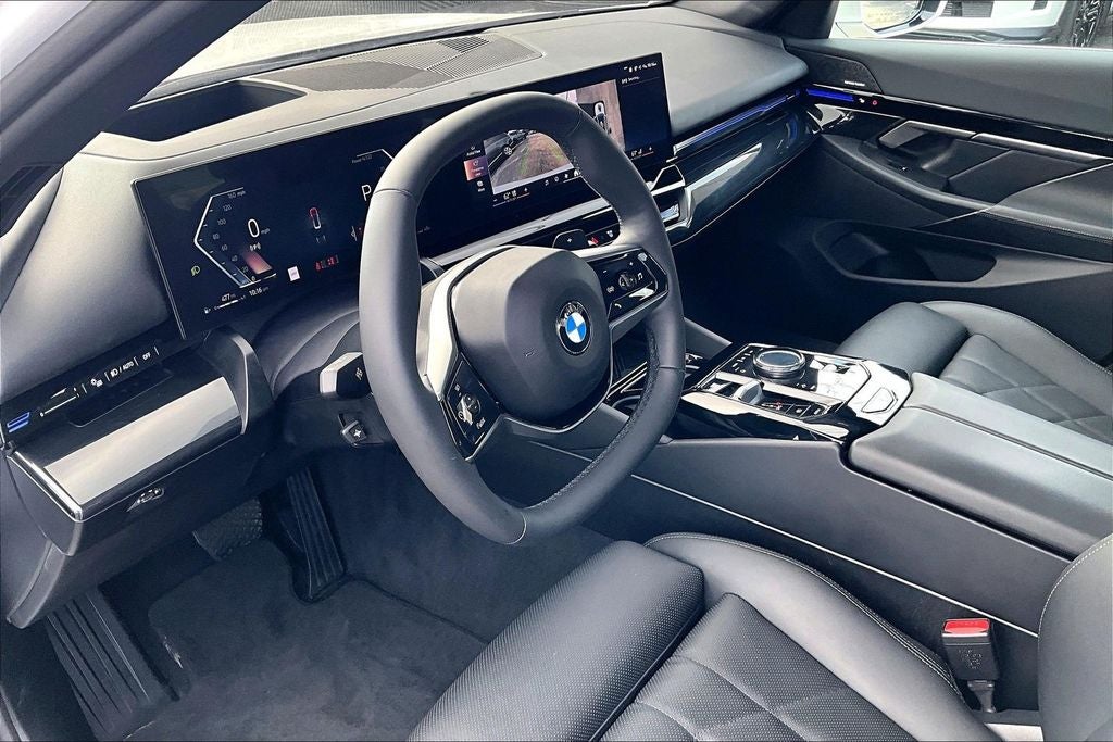 2025 BMW 5 Series 530i