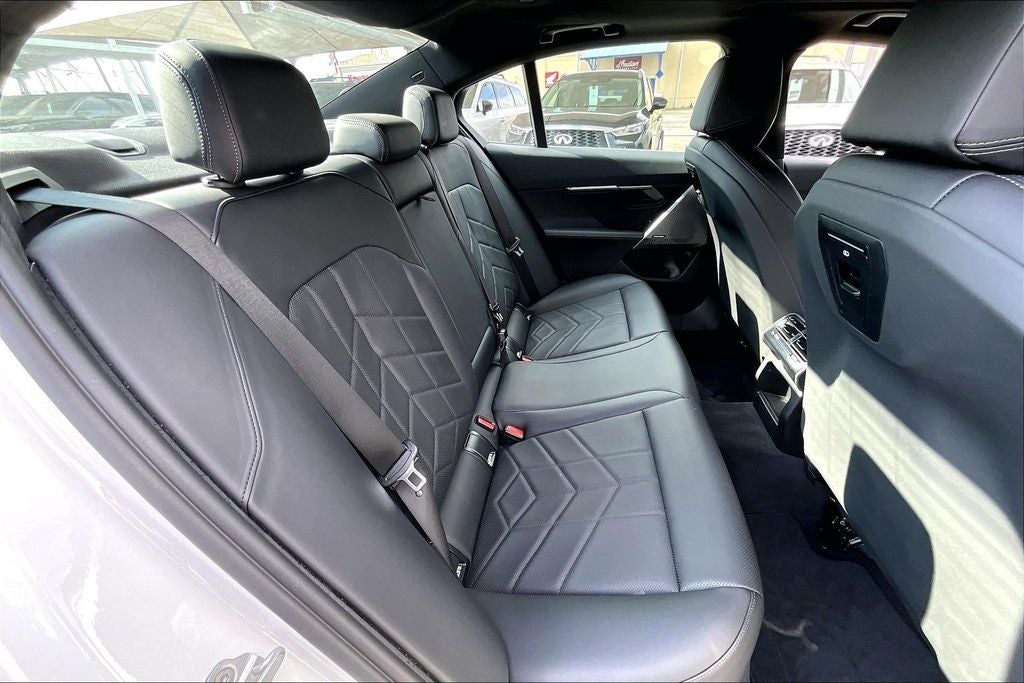 2025 BMW 5 Series 530i
