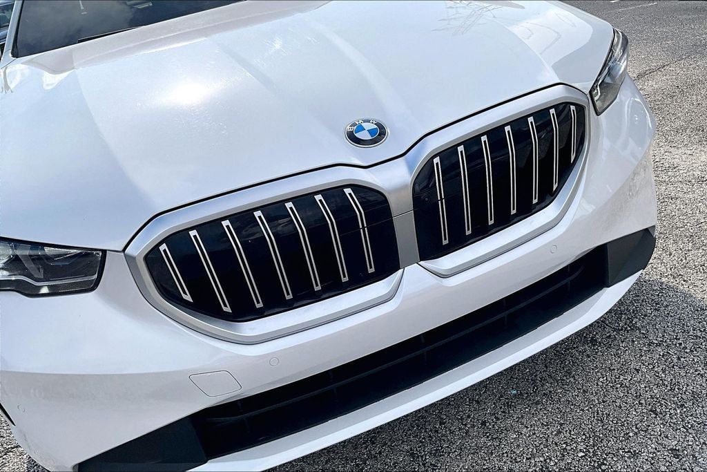2025 BMW 5 Series 530i