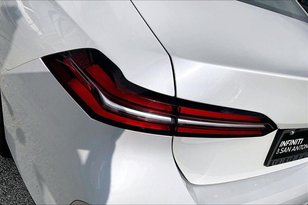 2025 BMW 5 Series 530i