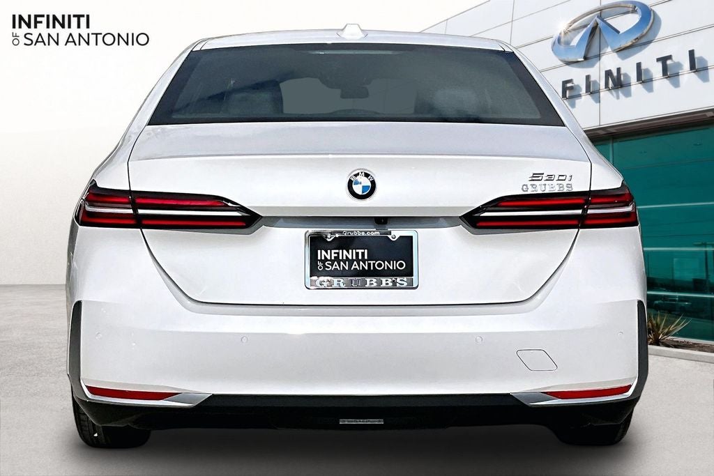 2025 BMW 5 Series 530i