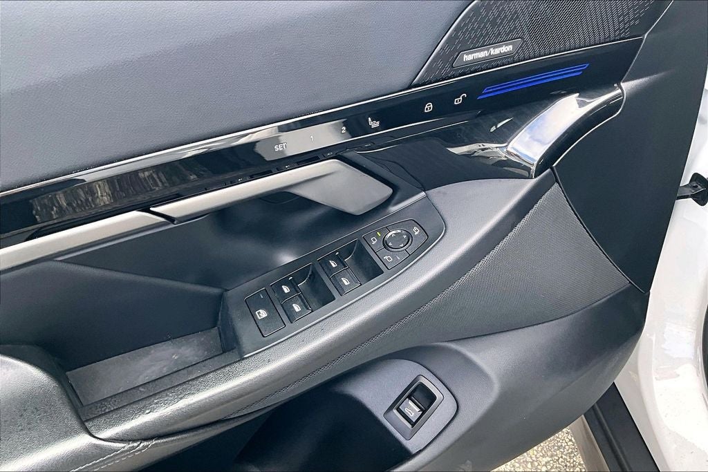 2025 BMW 5 Series 530i