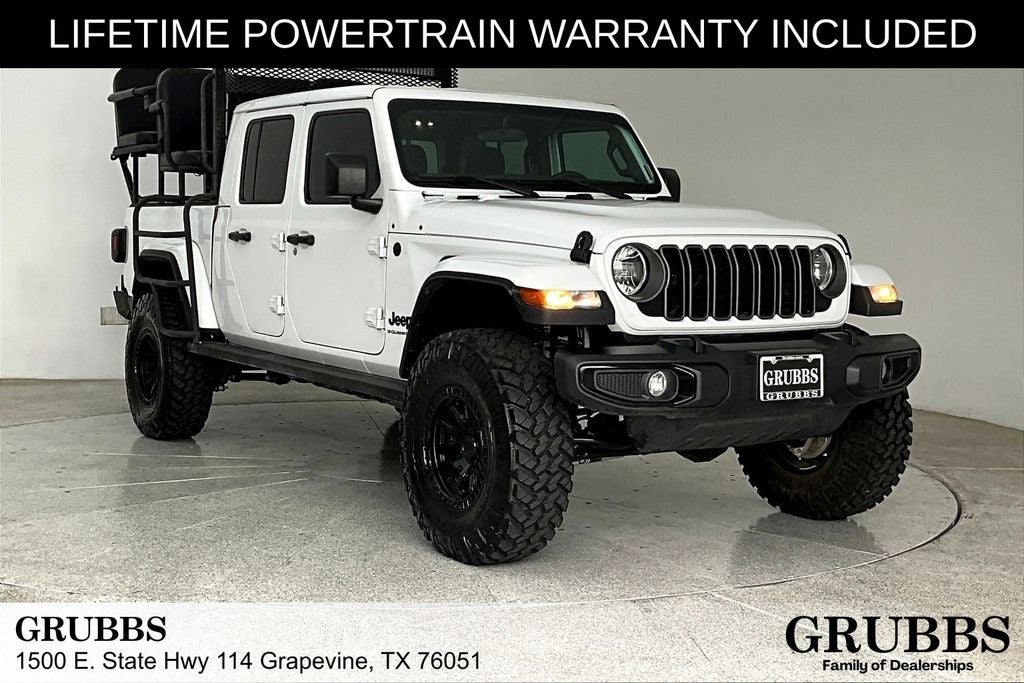 2025 Jeep Gladiator Nighthawk Auto's photo