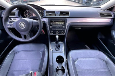 2013 Volkswagen Passat 2.5L Wolfsburg Edition