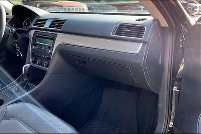 2013 Volkswagen Passat 2.5L Wolfsburg Edition