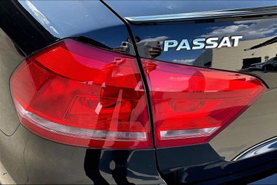2013 Volkswagen Passat 2.5L Wolfsburg Edition