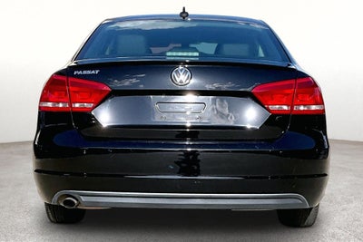 2013 Volkswagen Passat 2.5L Wolfsburg Edition