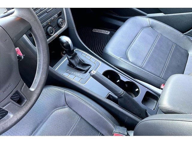 2013 Volkswagen Passat 2.5L Wolfsburg Edition