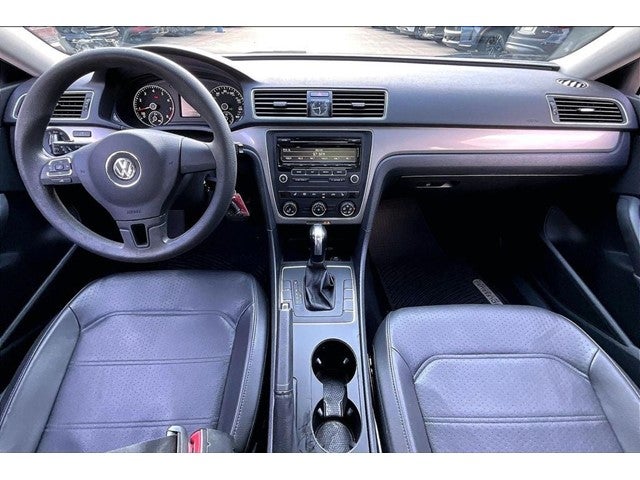 2013 Volkswagen Passat 2.5L Wolfsburg Edition