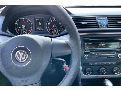 2013 Volkswagen Passat 2.5L Wolfsburg Edition