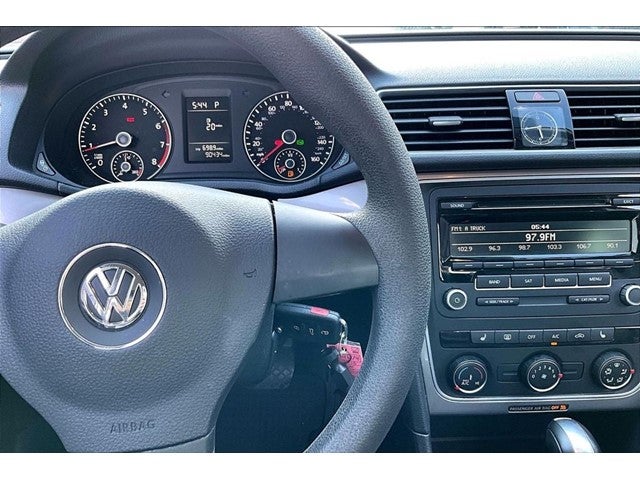 2013 Volkswagen Passat 2.5L Wolfsburg Edition