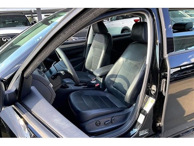 2013 Volkswagen Passat 2.5L Wolfsburg Edition