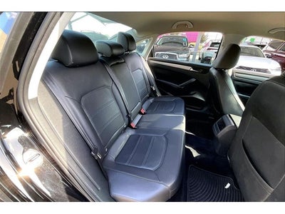 2013 Volkswagen Passat 2.5L Wolfsburg Edition