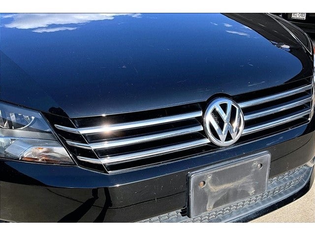 2013 Volkswagen Passat 2.5L Wolfsburg Edition