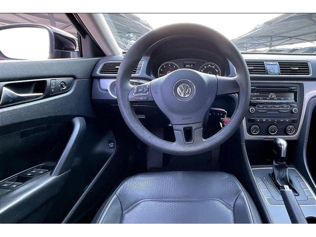 2013 Volkswagen Passat 2.5L Wolfsburg Edition