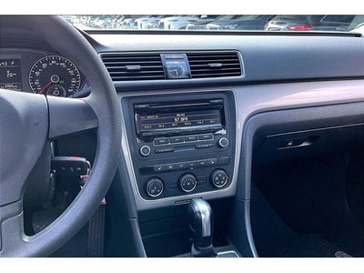 2013 Volkswagen Passat 2.5L Wolfsburg Edition