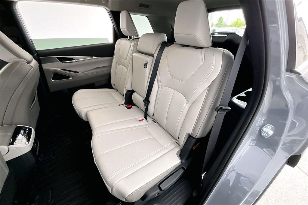 2027 INFINITI QX60 LUXE