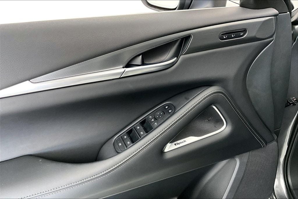 2027 INFINITI QX60 LUXE
