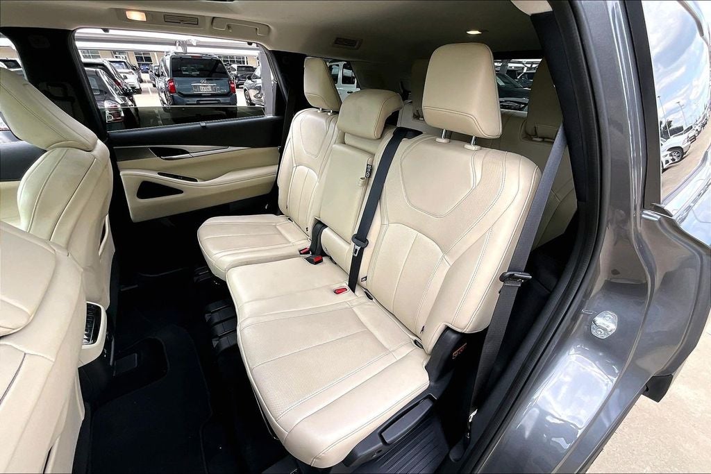 2022 INFINITI QX60 LUXE