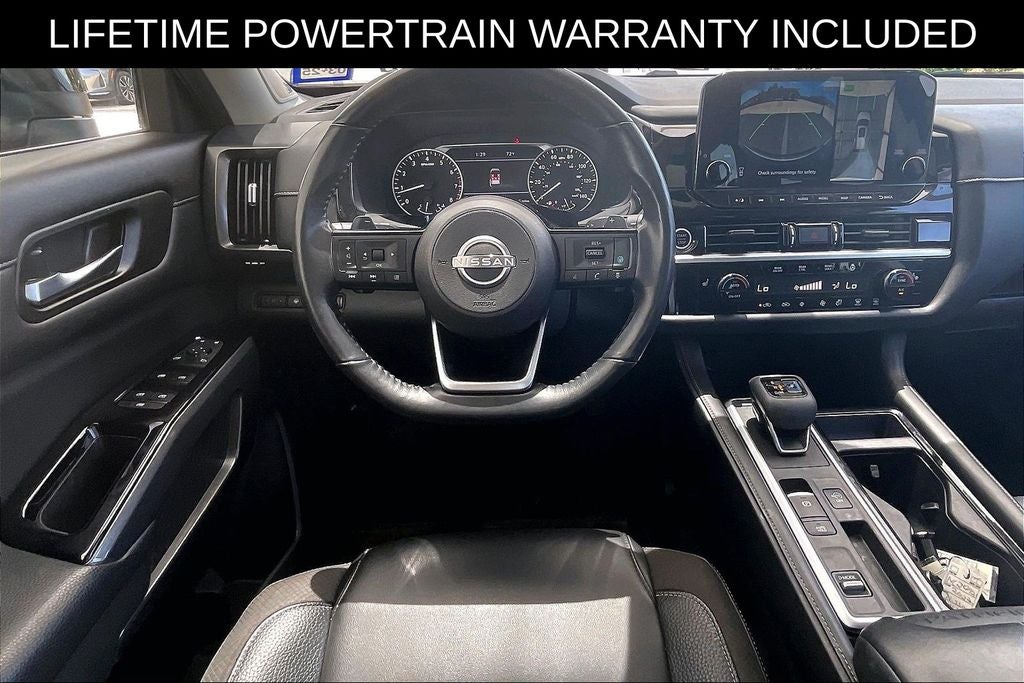 2022 Nissan Pathfinder SL