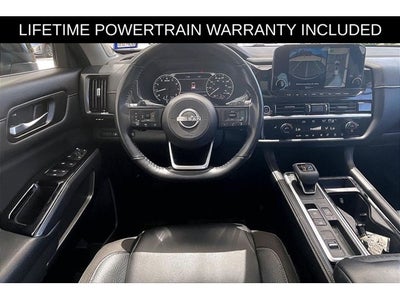 2022 Nissan Pathfinder SL
