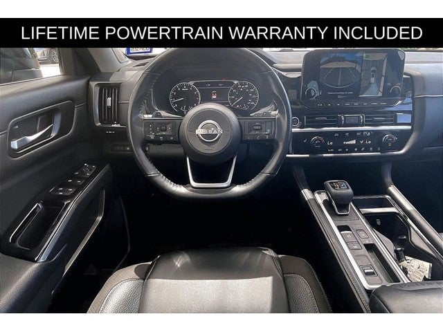 2022 Nissan Pathfinder SL