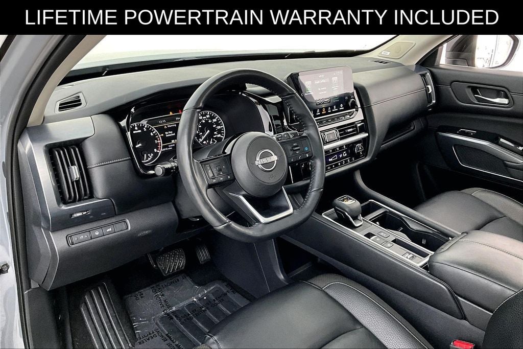 2024 Nissan Pathfinder SL