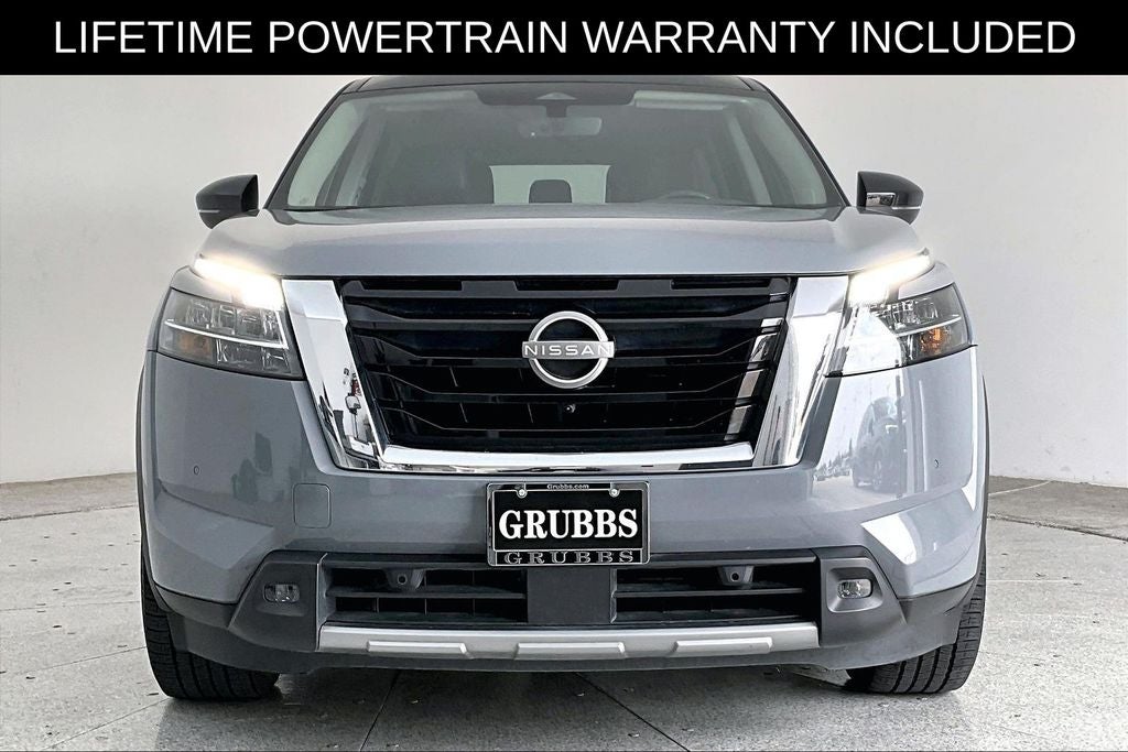 2024 Nissan Pathfinder SL