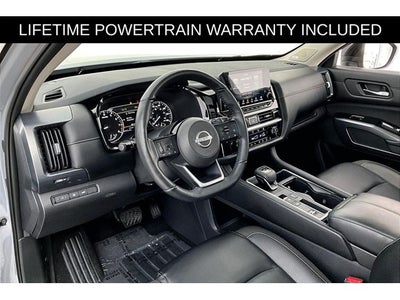 2024 Nissan Pathfinder SL