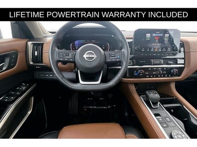 2023 Nissan Pathfinder Platinum