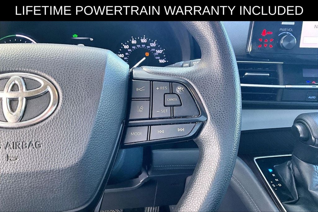 2022 Toyota Sienna LE 8 Passenger