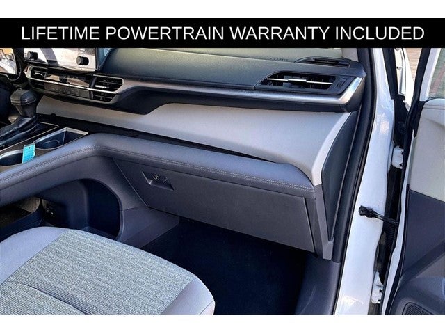 2022 Toyota Sienna LE 8 Passenger