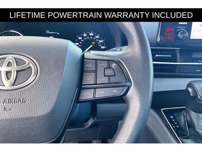 2022 Toyota Sienna LE 8 Passenger