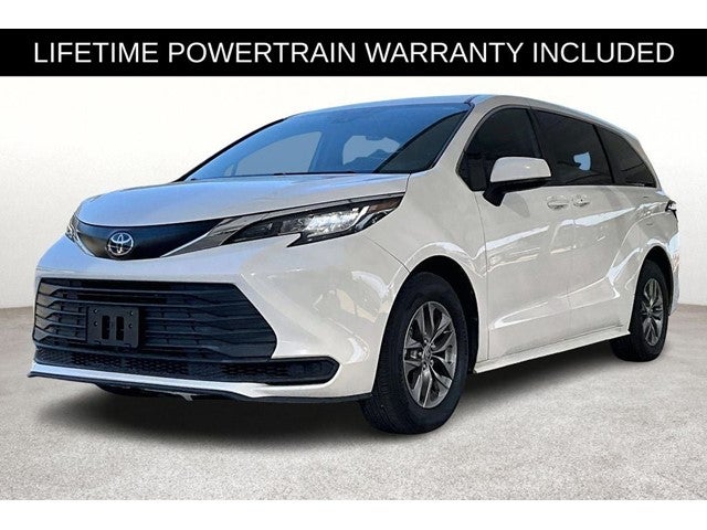2022 Toyota Sienna LE 8 Passenger