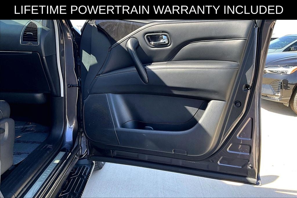 2024 INFINITI QX80 LUXE