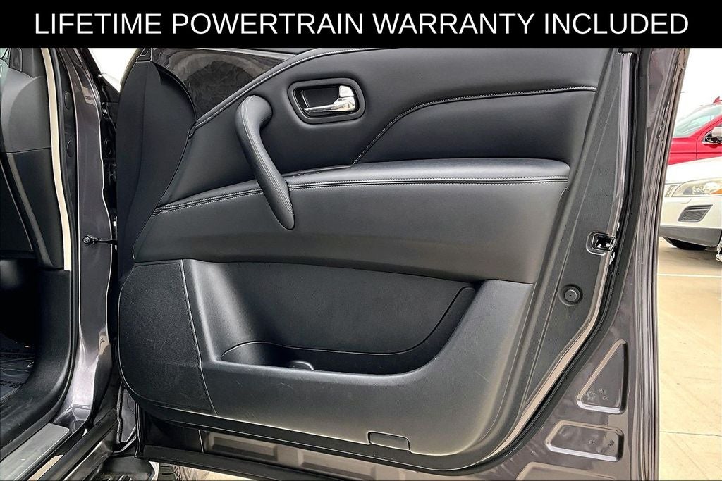 2022 INFINITI QX80 LUXE