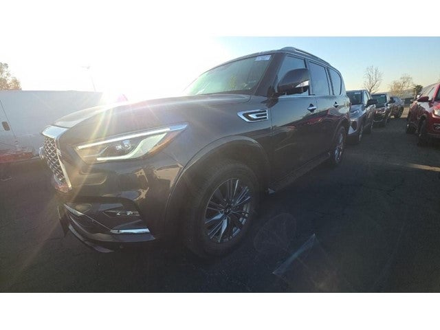 2024 INFINITI QX80 LUXE