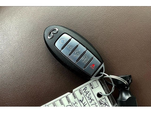 2024 INFINITI QX80 Premium Select