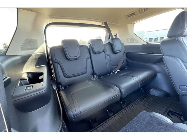 2025 INFINITI QX80 PURE