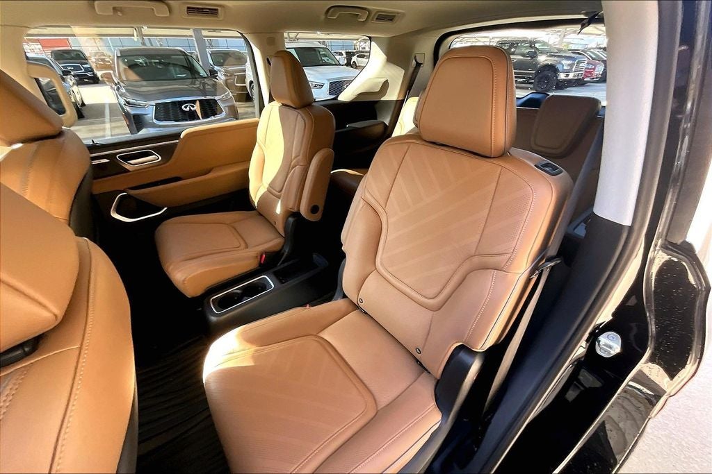 2026 INFINITI QX80 LUXE